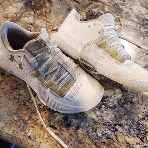 Womens UA volleyball shoes size 7